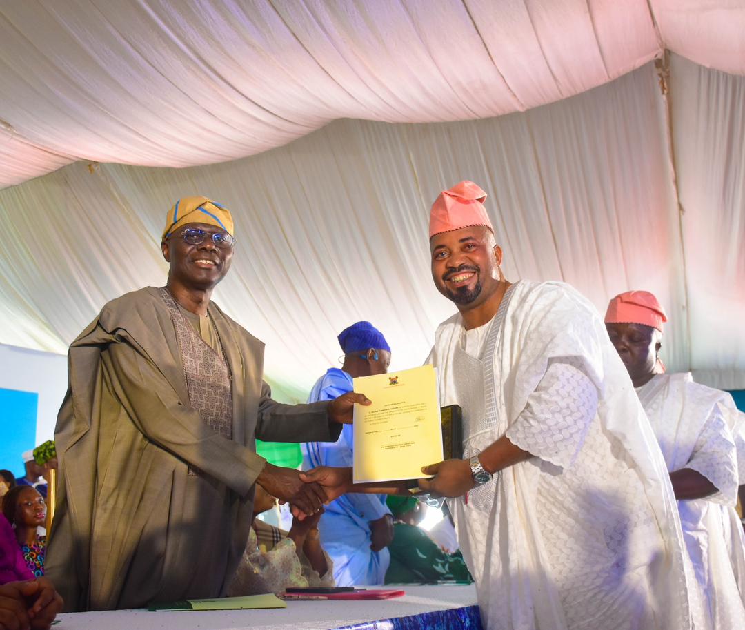 HON. TUNBOSUN ARUWE TAKES OATH OF OFFICE AS CHAIRMAN, MUSHIN LOCAL GOVERNMENT